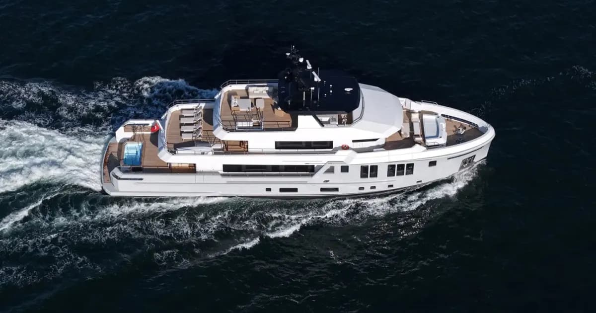 Custom BEE EXPLORER YACHT