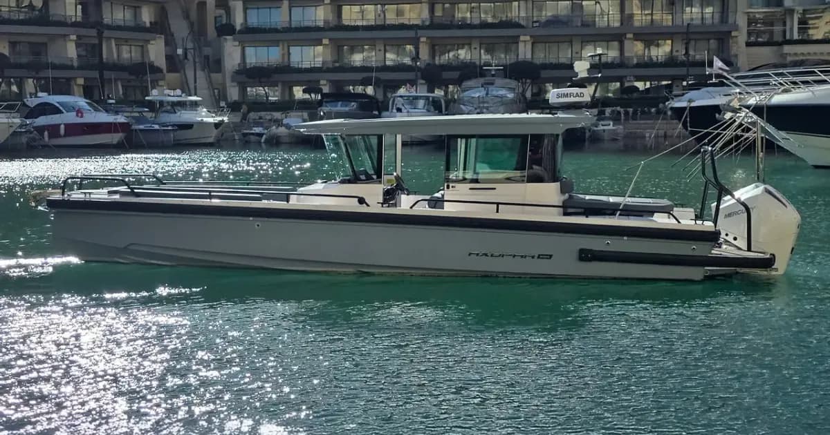 Axopar 28 Cabin