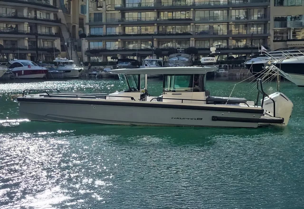 Axopar 28 Cabin